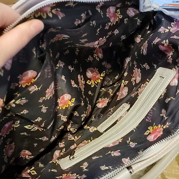 Large Betsey Johnson purse - Picture 6 of 7